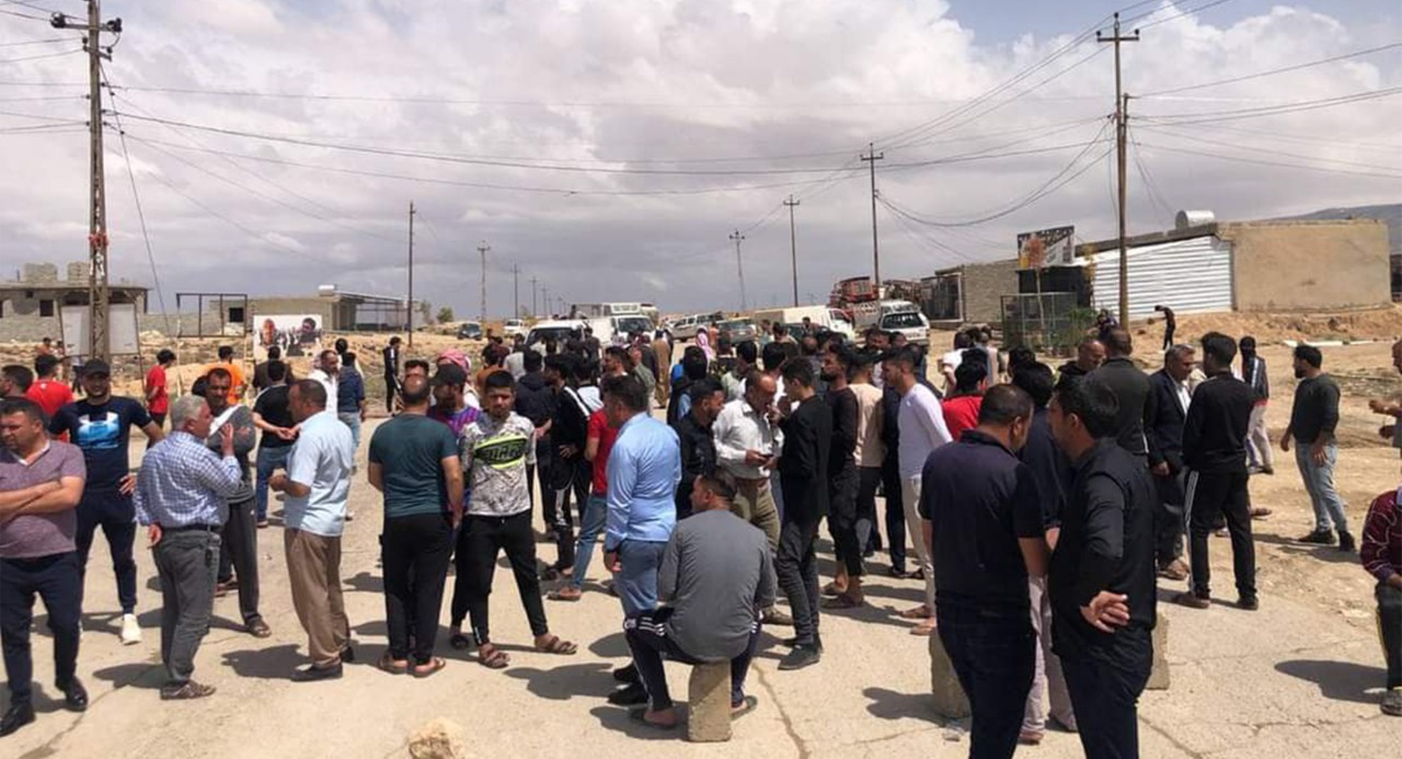 سنجار.. قطع طرقات للمطالبة بإخراج الجماعات المسلحة من القضاء
