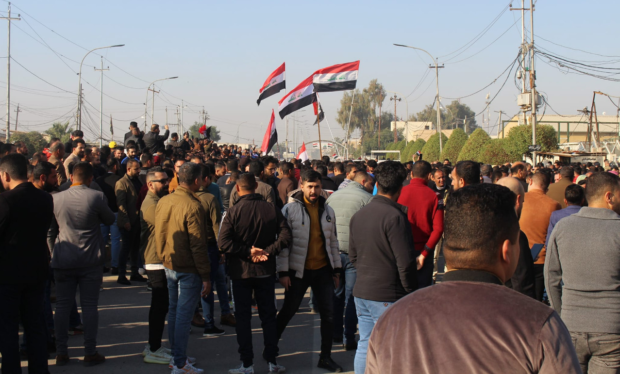 محاضرو ديالى يغلقون مديرية التربية للمطالبة بالتثبيت
