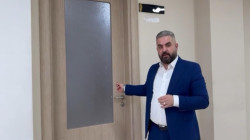 عضو بمجلس كركوك يتفاجئ بتغيير أقفال باب غرفته بمبنى المحافظة: سأمارس عملي في الممر