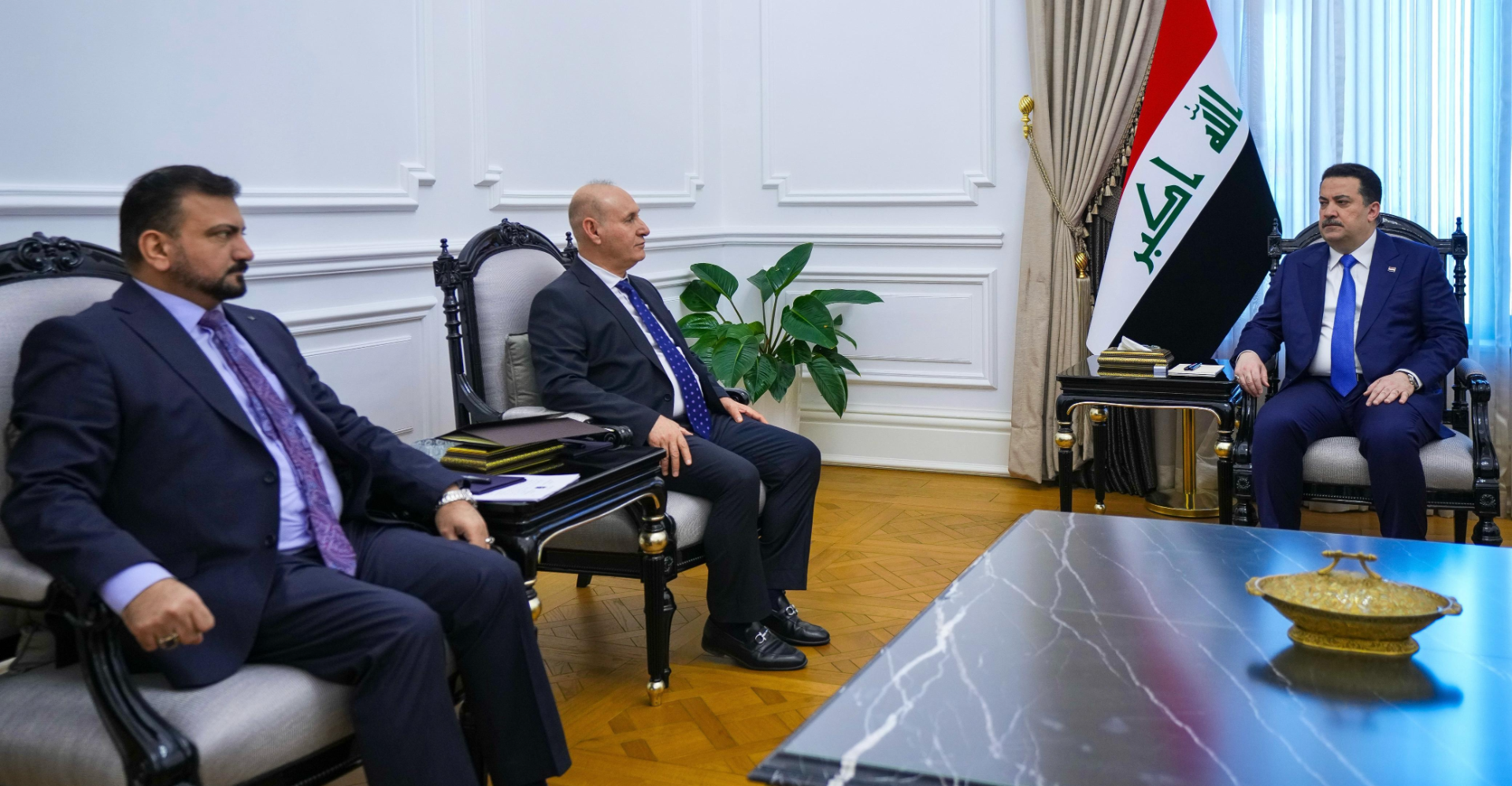 السوداني يبحث مع المفوضية إجراء الانتخابات في العراق دون اي "تلكؤ"