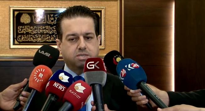 قضاة واساتذة وموظفون محتجون يرفعون شكوى ضد وزير مالية كوردستان